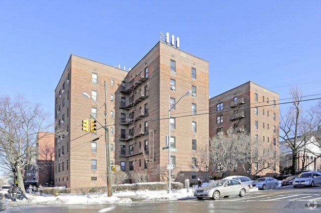 Primary Photo - 144-07 Sanford Ave