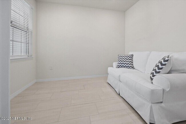 Photo - 483 Orchard Pass Ave