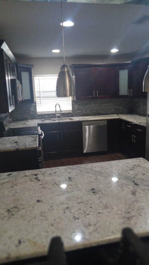 Photo - 3713 E Hamilton Ave (Tampa, FL)