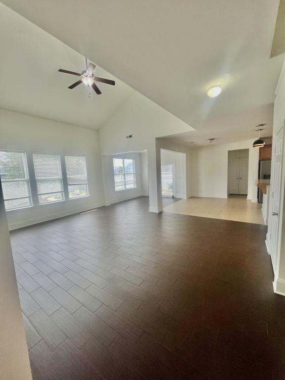 Photo - 425 Tiburon Dr