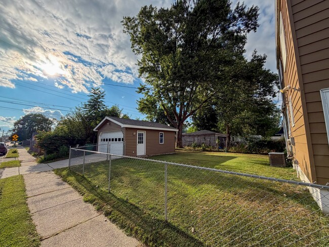 Photo - 2505 Bonner St