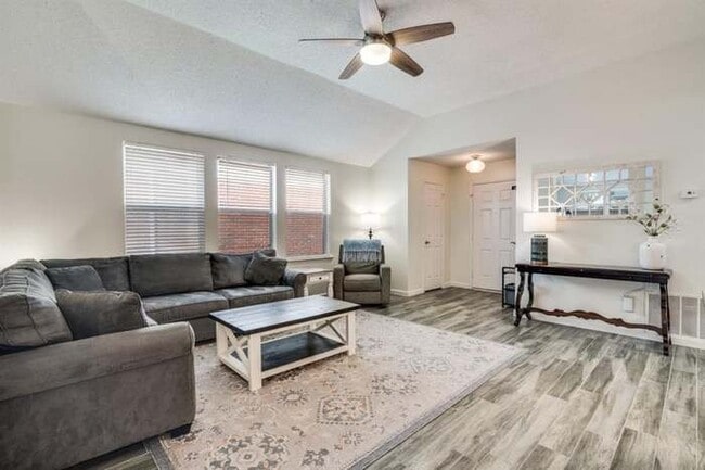 Photo - 372 Bayberry Dr