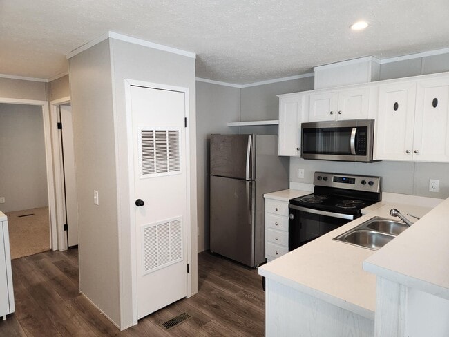 Photo - 210 Bobwhite Ln