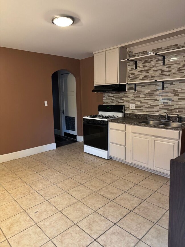 Photo - 713 S Market Ave Unit 713 S Market  B