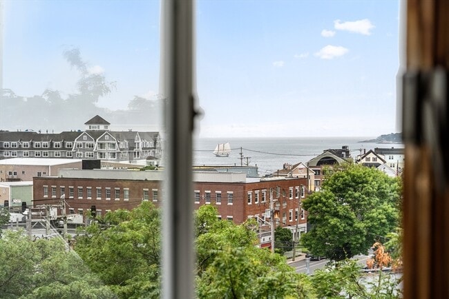 Photo - 100-102 Main St Unidad 3