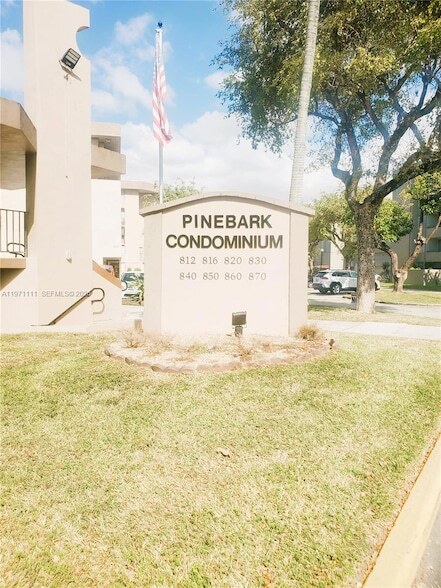 Building Photo - 830 NW 87th Ave Unit 406