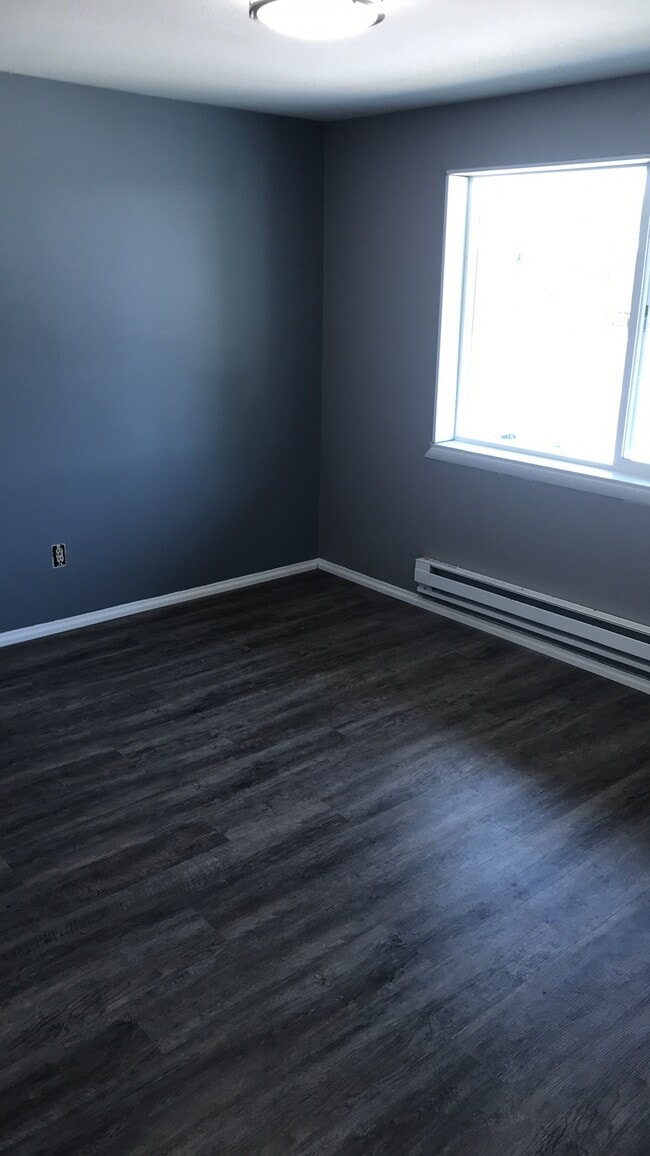 Building Photo - 844 Moccasin Ln