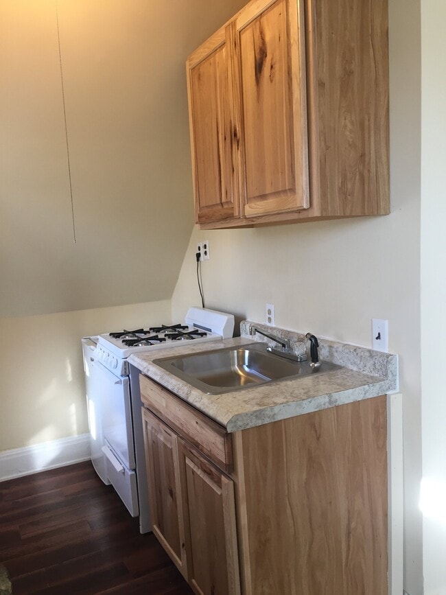 Photo - 1317 E 2nd St Unidad 4