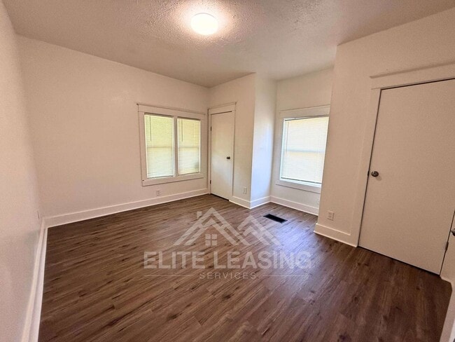 Photo - 1500 SW Van Buren St Unidad 1