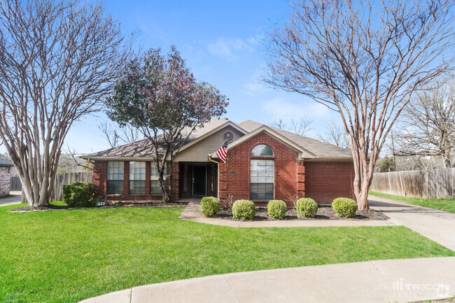 Building Photo - 653 Edgewood Dr Rental