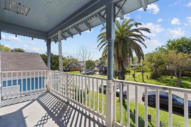 Building Photo - 4020 Avenue O 1/2