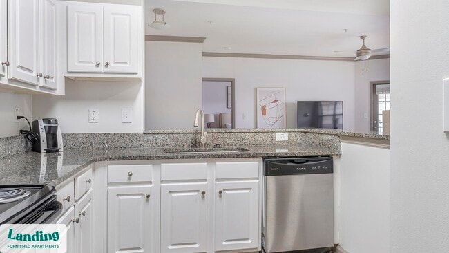 Photo - 2000 Monroe Pl NE Unidad 7310