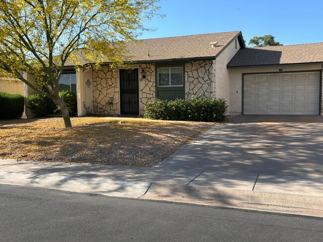 Building Photo - Fantastic Summer Getaway, Short Term Furnished In 45+ Active Adult Resort Community Available Sta...