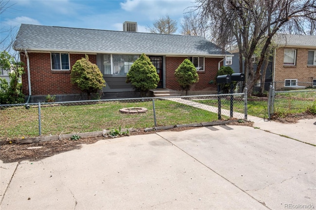 Photo - 1260 Brentwood St