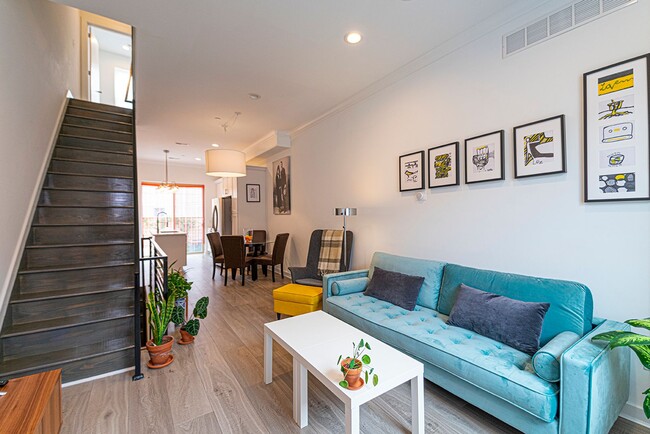 Building Photo - Four Bed Point Breeze Home