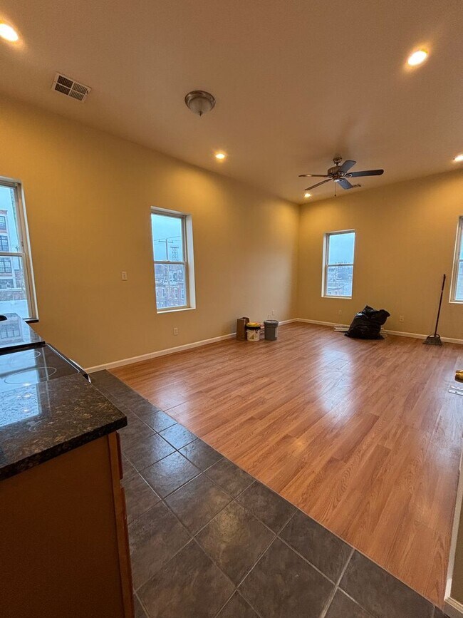 Photo - 2113 E Huntingdon St Unidad 3rd Floor