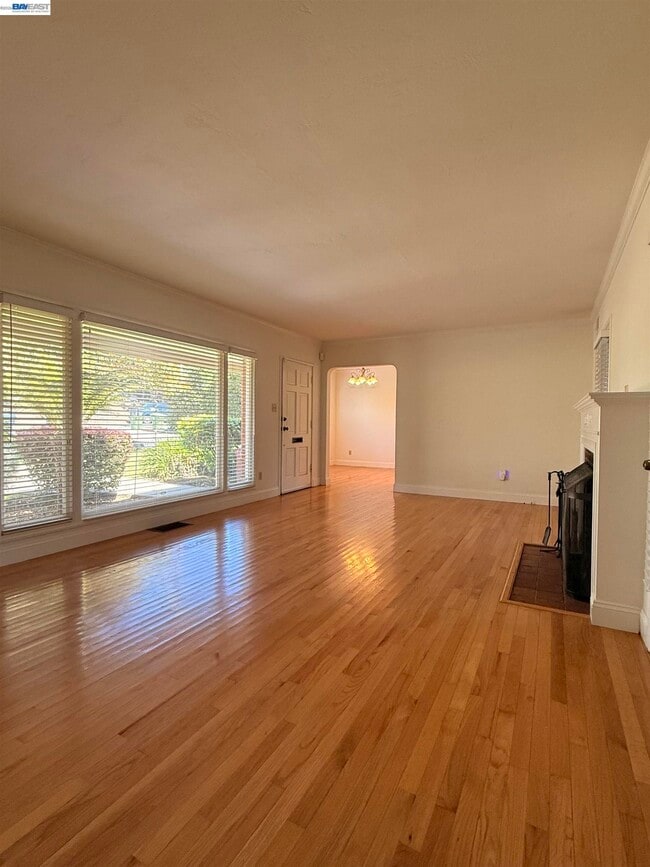 Photo - 4275 Heyer Ave