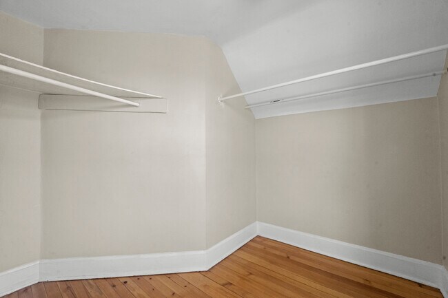 Photo - 331 Des Plaines Ave Unidad #2