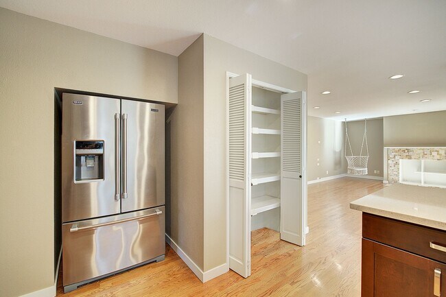 Photo - 3bd/2.25ba Sammamish Home