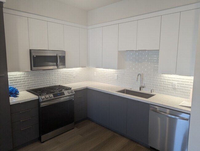 Photo - 3698 Vision Cmn