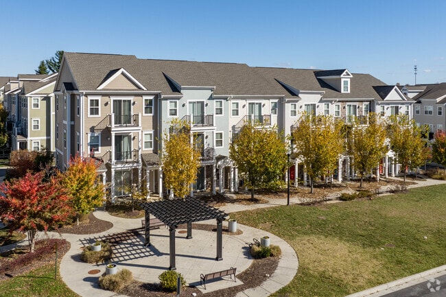 Building Photo - The Townes at Mill Run