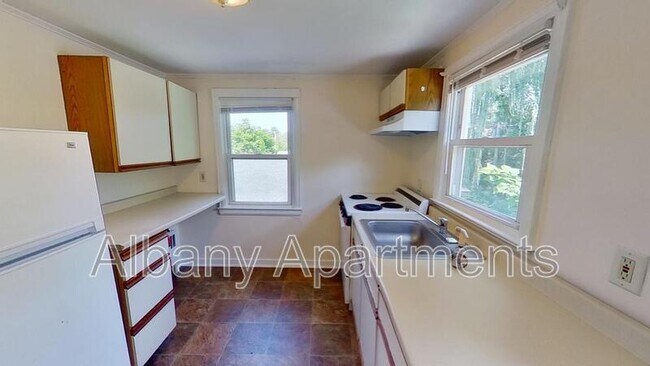 Photo - 225 S Allen St