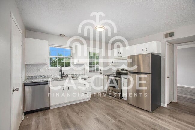 Photo - 144 N Crest Dr House