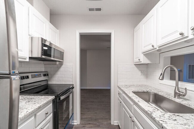 Photo - Perfect for roommates! Near Rex Hospital and Lenovo Center Unidad 3219