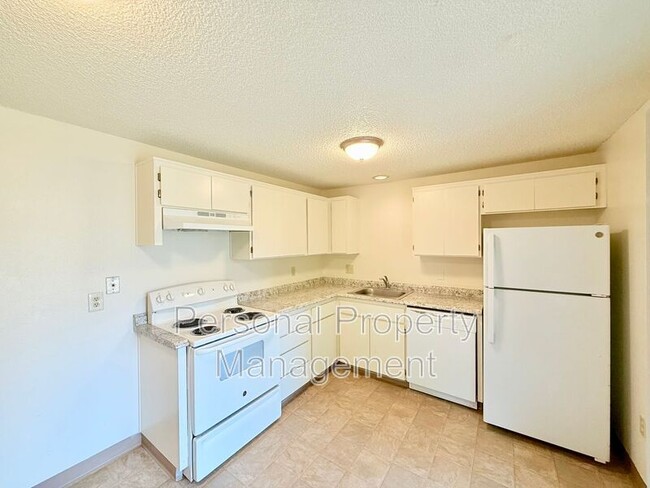 Building Photo - 7420 NE Hazel Dell Ave Unit 27