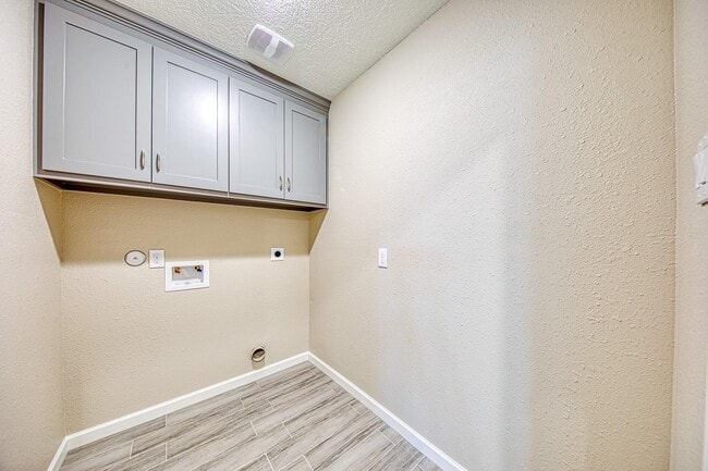 Building Photo - 3526 Brook Shadow Dr