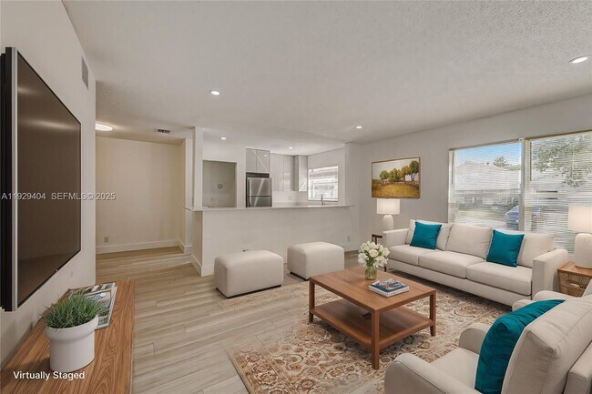 Building Photo - 1100 SW 4th Ave Unit 12c