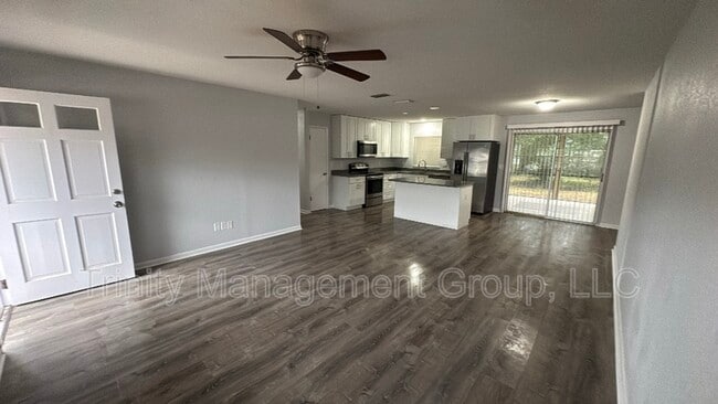 Photo - 2000 NE 50th Pl