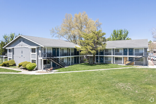 Shoreline Plaza Apartments - Shoreline Plaza Apartments