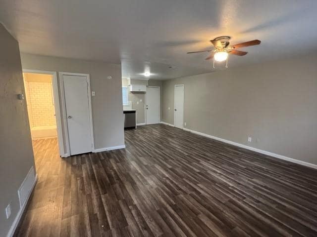 Photo - 5404 Roberts St