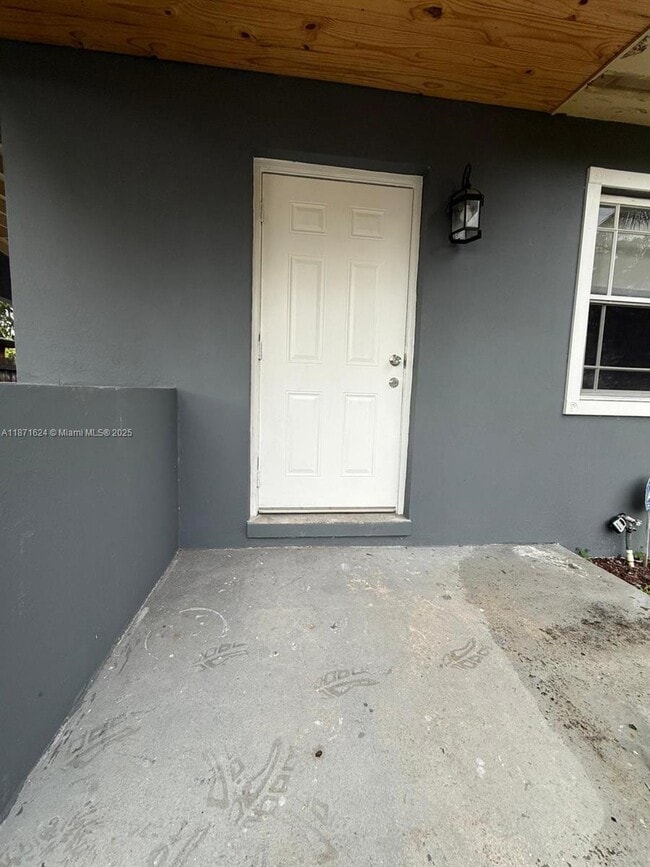 Building Photo - 1413 NW 11th St Rental