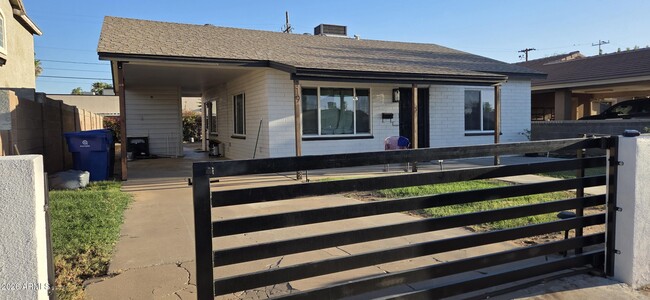 Building Photo - 119 E Hill Dr