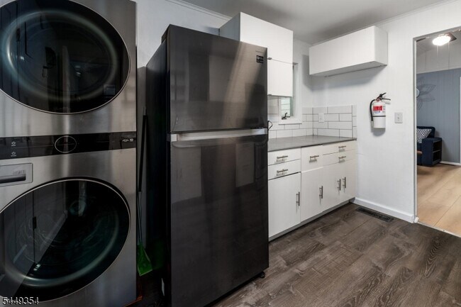35 Bayonne Dr