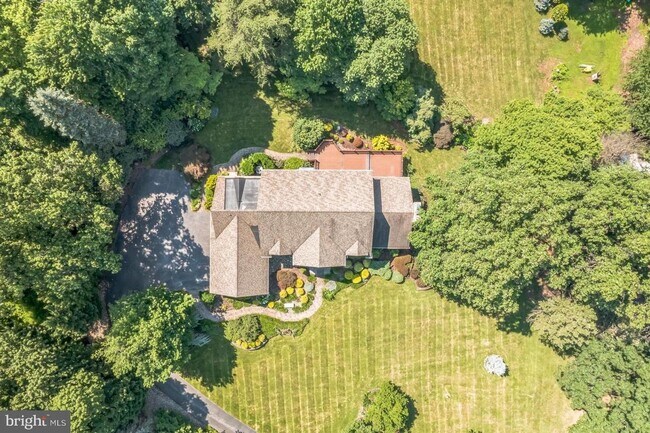 Photo - For Rent! Large 5-Bedroom, 3.5-Bath Home with Scenic Views