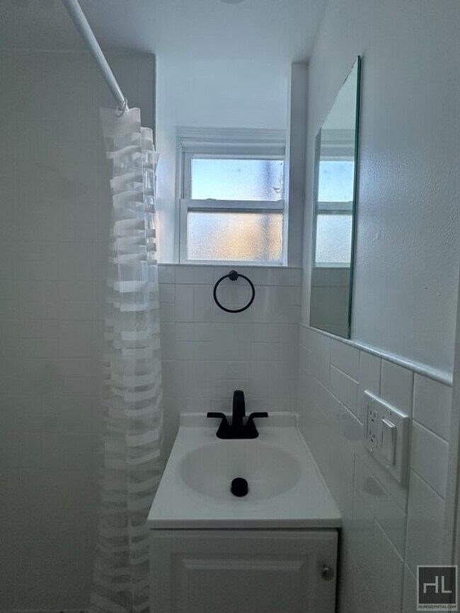 Photo - COLDEN AVENUE, BRONX