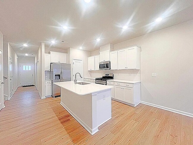 Photo - 211 Stellate Pl