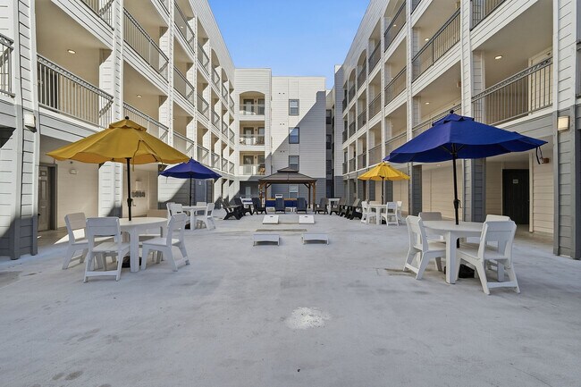 09_3135_Highland_Rd_Baton_Rouge_LA_70802-Exterior-A7304230