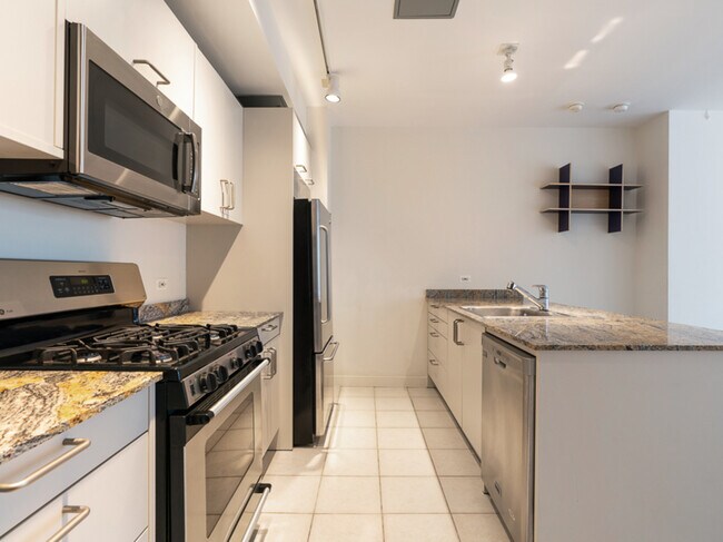 Photo - 510 W Erie St Unit 1207