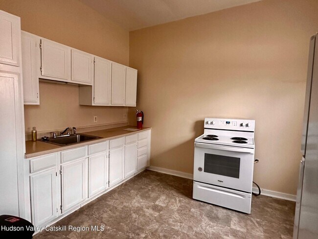 Photo - 86 Vineyard Ave