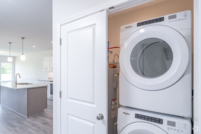 2 BR, 1BA - 1398SF - Laundry