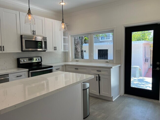 Photo - 45 NE 50th St