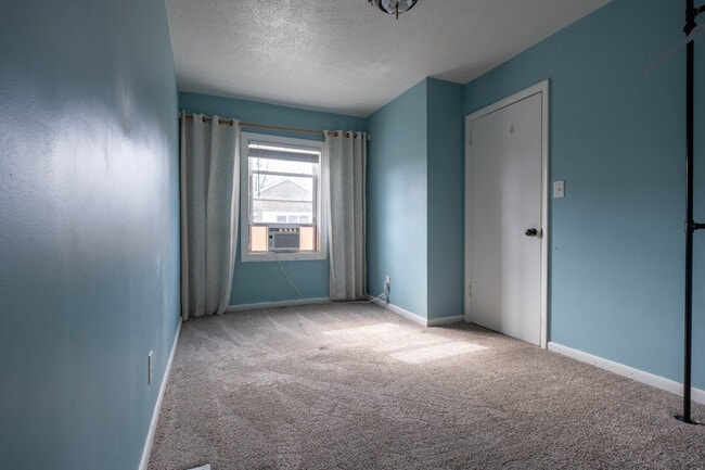 Photo - 175 Gillette Ave Unidad 1