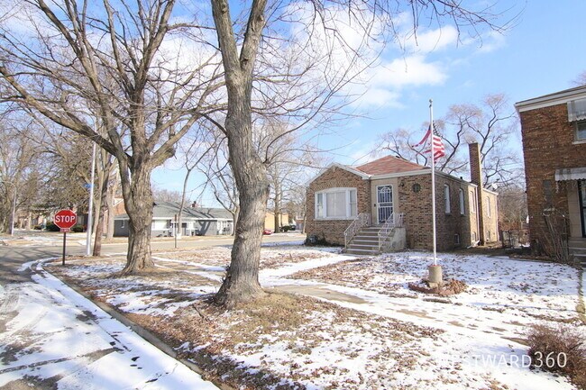 Photo - 14301 S Edbrooke Ave