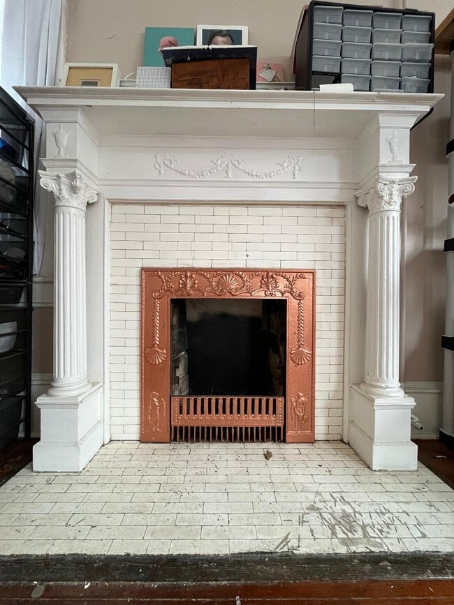 Photo - 2220 Barnard St Unit B