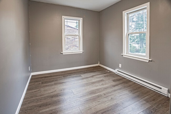 Photo - 100 W Broad St