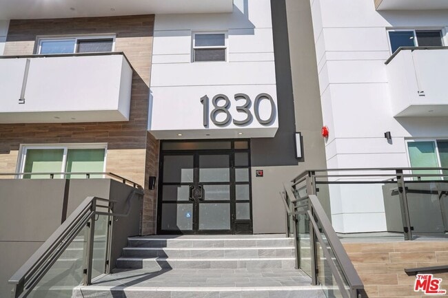 Photo - 1830 Selby Ave Unit 305